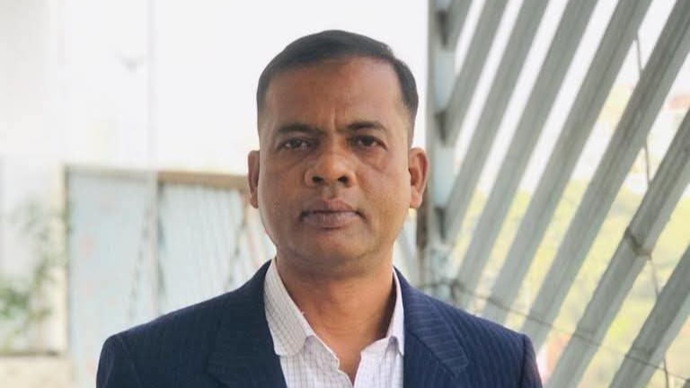 পাবনায় সাংবাদিক নবী নেওয়াজকে কুপিয়ে হত্যাচেষ্টার অভিযোগ